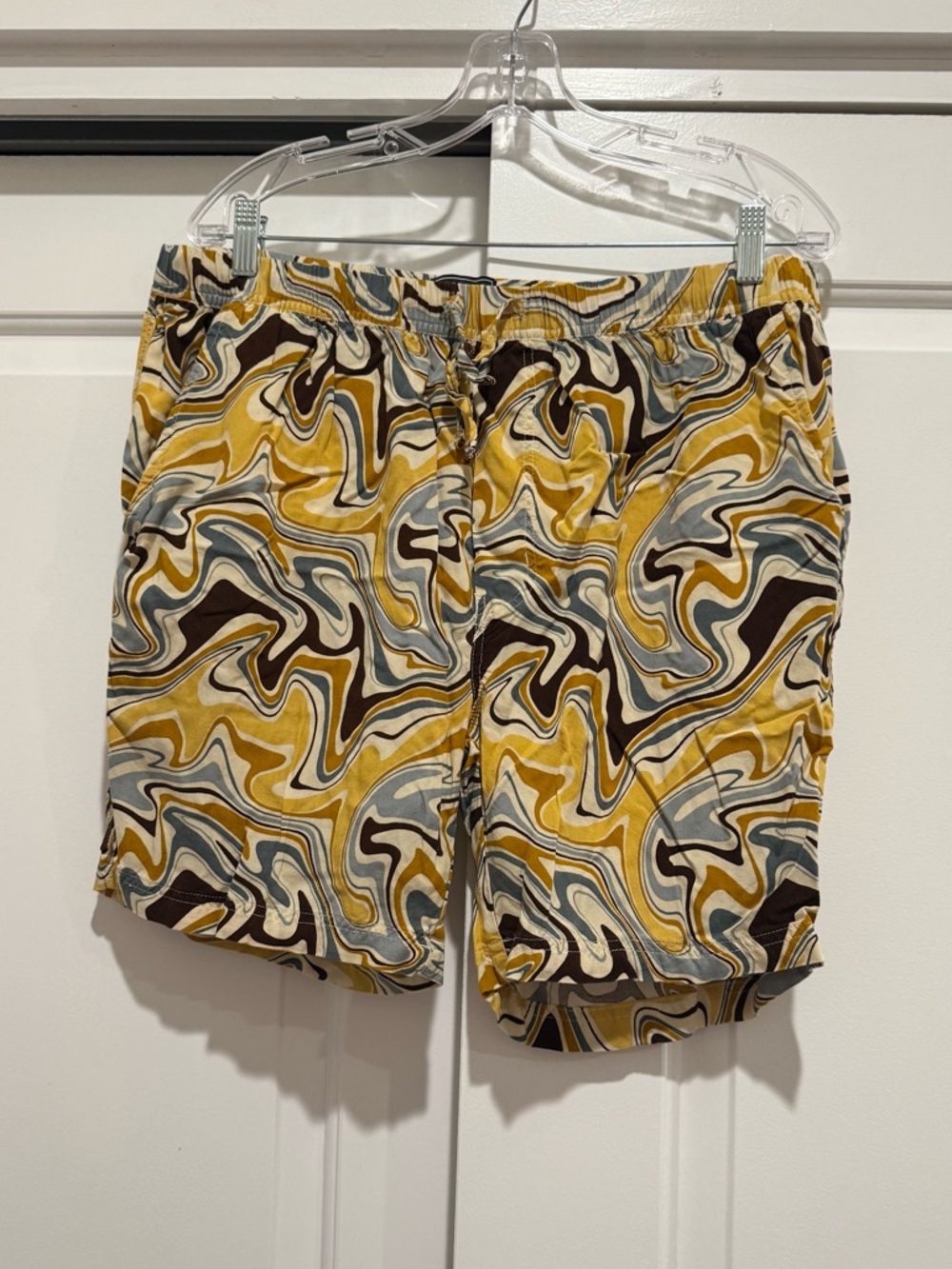 Massive apparel men’s marble colorful, short shorts, size XL